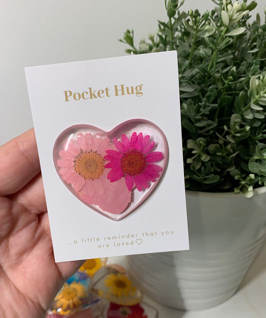 Pocket Hug / Heart (Real Flowers with a Range of Colours Available)